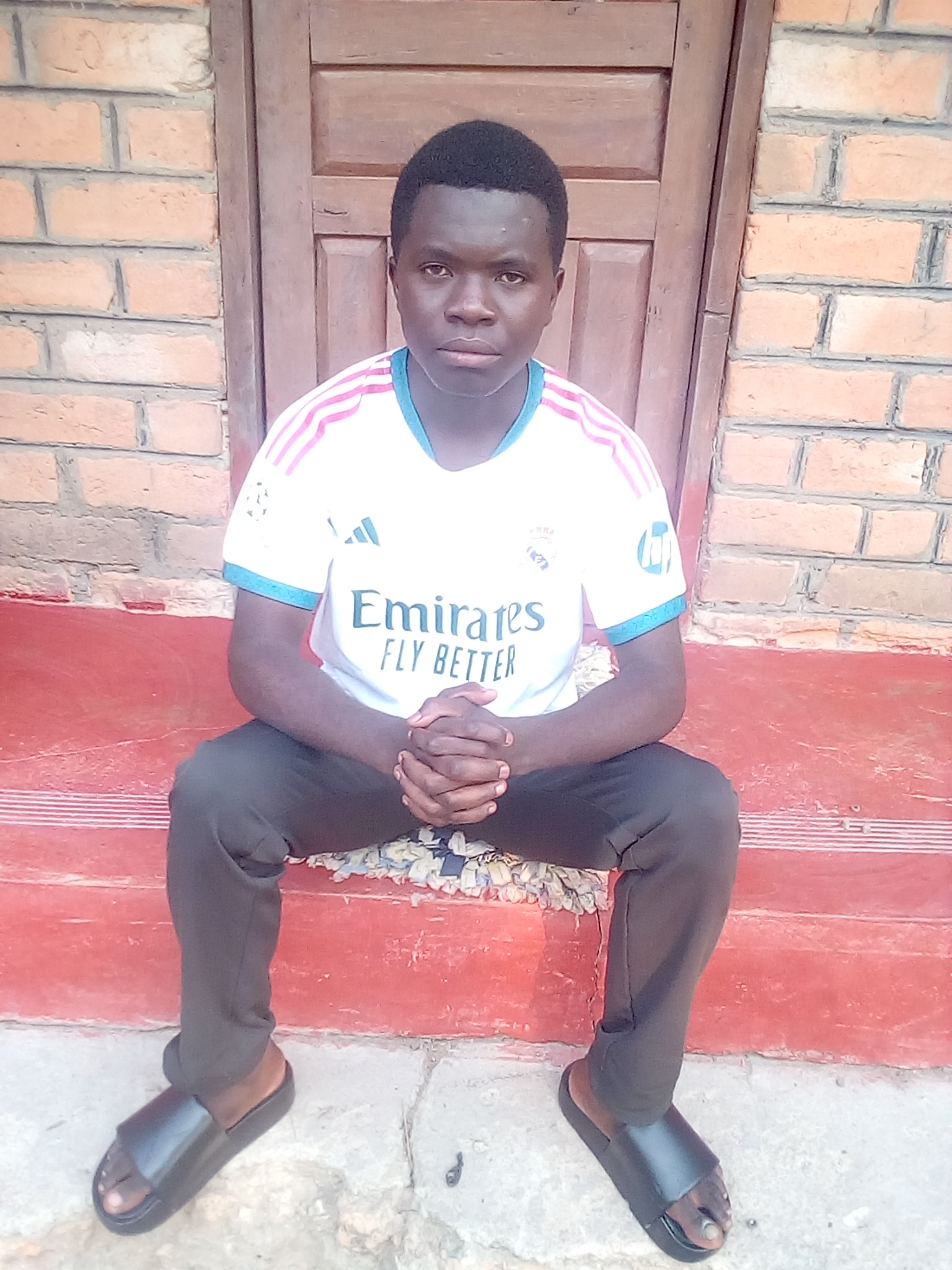 Help titus chipasha Go to university school lerver from kasama , Zambia
